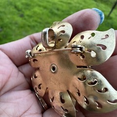 VTG Coro Pendant Brooch Pin 2.125 Inch Tiered Flower Clear Blue Crystals Gold