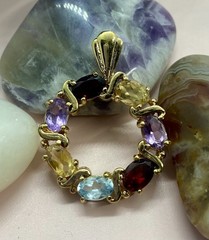 Vintage 925 Sterling Silver Vermeil Multi Gemstone Round Wreath Pendant