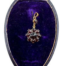ANTIQUE VICTORIAN GORGEOUS RICH RED GARNET PENDANT GOLD FILLED FLOWER SHAPE UNIQ