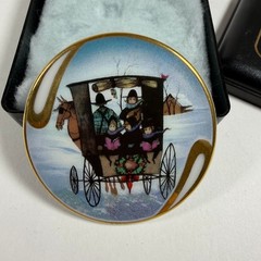 P Buckley Moss Christmas Carol Porcelain Brooch Pendant 1996 Anna Perenna 14168