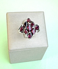GORGEOUS Vintage AVON Ring SIGNED JJJ Amethyst Cluster size 7