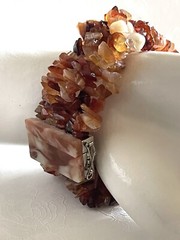 Beautiful Agate And Pearl Bracelet With Beaded Nuggets & Silver Tone Clasp 7.5”