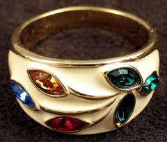 VTG 1980s 18KT HGE CREAM ENAMEL MULTI STONE Dome Cocktail RING Size 10 SIGNED