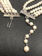 VTG GORGEOUS MARVELLA FIVE STRAND FAUX PEARLS RHINESTONES SILVER TONE NECKLACE