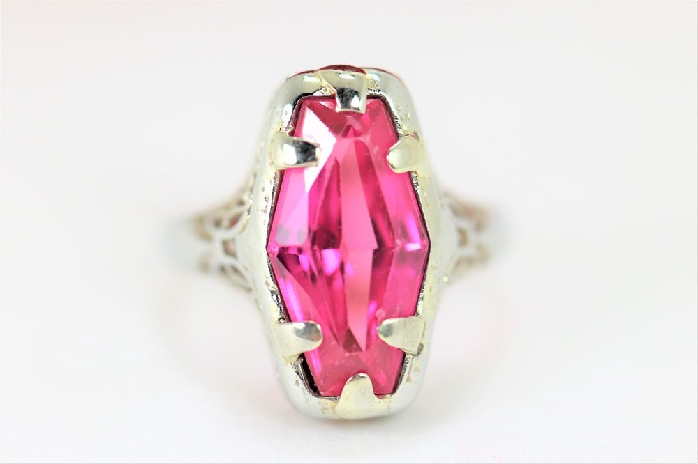 Vintage Designer Belais Ring 18K White Gold Pink Sapphire Filigree Art Deco S. 7