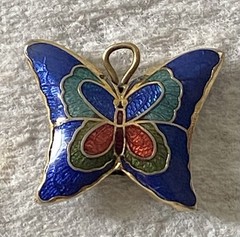 VINTAGE CLOISONNE PUFFY BUTTERFLY PENDENT Gold Plated 3/4” Enamel