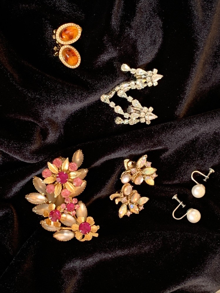 vtg clip on earrings lot +brooch