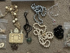 Huge Vintage Estate Costume Jewelry Lot About 125 Pieces Many Wearable