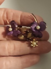 Vtg 60s Goldtone Purple Enamel Faux Pearls Floral Leaf Screw Back Earrings