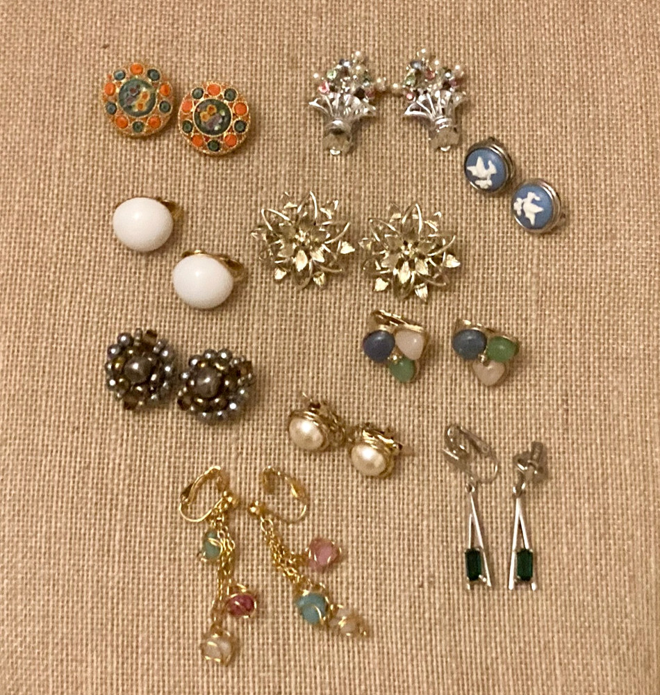 Vintage Clip On Earrings Lot of 10 Many Signed Crown Trifari Avon READ