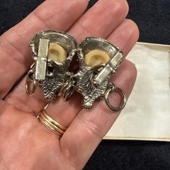 VINTAGE JEWELRY SELRO SELINI Asian Princess Face Lucite Cufflinks