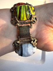 Vintage Chunky Swirl Art Glass Cabochon Link Bracelet Brass Retro 1950s Dungeon