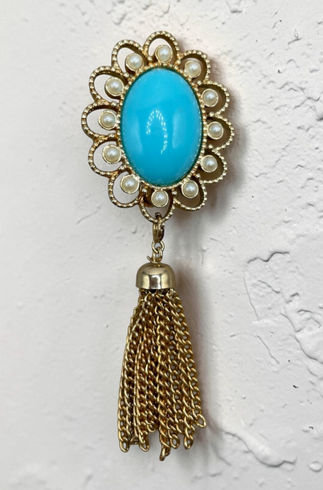 VTG 1973 Signed Sarah Coventry “Magic Moods” Faux Turquoise Pearl tassel brooch