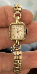 Vintage Elgin Ladies Watch Art Deco Gold Tone 1940 Size Small Stretch Band