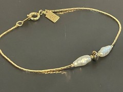 Vintage signed lady Remington LR gold tone opalescent shell dainty Bracelet