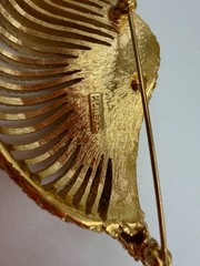 Vintage Brooch Monet Goldtone Shell Nautical Ocean Signed