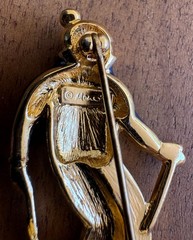 VTG Monet Gold Tone and Enamel Winter Skier Ski Pin Brooch