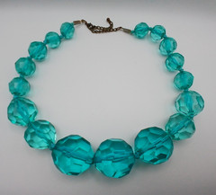 Aqua Teal Lucite Acrylic Faceted Graduated Bead Necklace Vintage