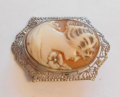 Vintage 10K White Gold Filigree Shell Cameo Female Wearing Flower Brooch 33x23mm