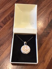 1940s Hawaiian CARVED ROSE PENDANT 12K GOLD FILLED NECKLACE In ART DECO BOX