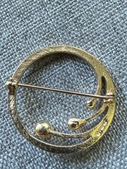 Vintage Round Faux Pearl Brooch Pin Gold Tone Capsule Minimalist Career Office