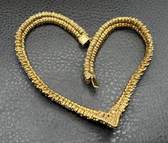 Rare Ciner Gold Tone Encrusted Crystal Rhinestone Thick V Shape Choker Necklace