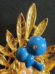 VTG Trifari Blue Bird Trembler Brooch Pin Goldtone Faux Pearl Eggs Nest Branch