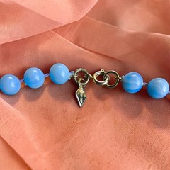 Vintage Sarah Coventry Caribbean Blue Marbled Lucite Graduated Bead Necklace 29″