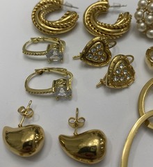 ✨Vintage To Now Lot Of 9 Pairs Beautiful Gold Tone Estate Pierced Earrings✨
