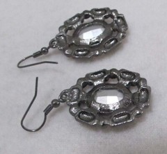 Vtg Large Grey Oval Rhinestone Gun Metal Pink Rhinestone Dangle Pierced Earrings
