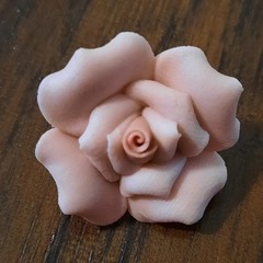 Vintage 1987 Avon Porcelain Pink Petals Pin & Earrings Set~Women’s Jewelry EUC