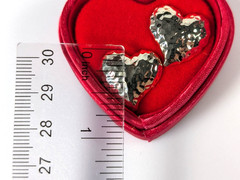 Vtg Avon Precious Hearts Silver Plated Hammered Pierced Earrings Satin Heart Box