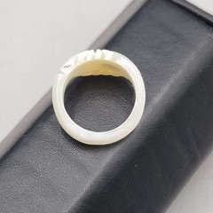 Vintage Carved Mother of Pearl Flower Ring Size 6