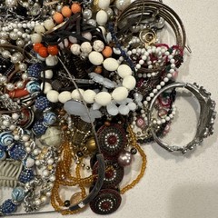 4 Lb + Mixed Costume Jewelry Severely Tangled Lot Wearable & Repair Vintage Hunt