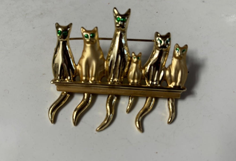 Green Eyed Cats Brooch Pin with Dangling Cat Tails