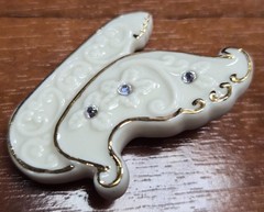 Vintage 90’s Signed LENOX Porcelain & Rhinestone Christmas Sleigh Pin / Brooch