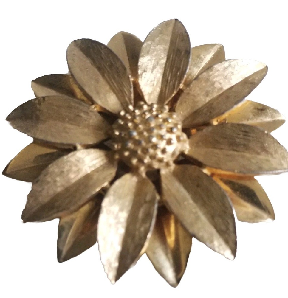 Sarah Coventry Gold Tone Sun Flower Brooch Pins 2.25″ in Diameter Vtg Signed