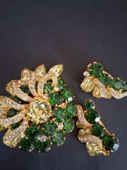 Vintage Eisenberg green yellow brooch & earrings set