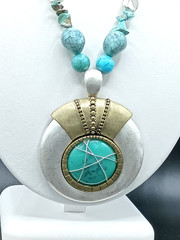 Vintage Southwestern Pendant Necklace Turquoise Stone Chip Silver Tone