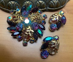 Juliana D&E Carved Flower Rhinestone Gold Leaf Brooch Earring Set Demi Parure