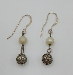 VTG 925 Faux Pearl Drop Earrings 1.5in Sterling Silver 7gtw Pattern Bead Artisan