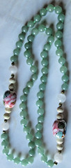 VINTAGE ART DECO FASHION 30″ CHOKER NECKLACE, GREEN GLASS? HAND PAINTED ACCENTS