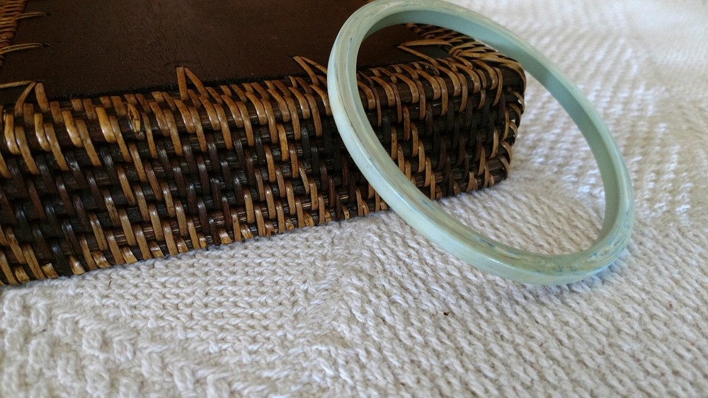 Vintage Bracelet Bangle plastic Lucite Moire swirl mint green blue white yellow