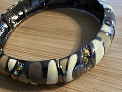 Vtg Joan Rivers Creamy Beige Enamel Rhinestones Gun Metal Tone Stretch Bracelet