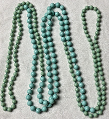 Vintage 2 Tone Pastel Blue Green 90″ Bead Necklace n0110