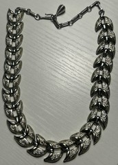 Vintage Coro Antiqued Silver Tone Leaf Link Necklace Engraved Mid Century 17”