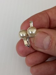 VTG White/Silver-Toned Faux Pearl Hinged Clip-On Women’s Earrings💥 Best Offer💥