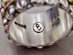 VINTAGE 925 STERLING SILVER HALLMARKED B SILVER AND GOLD BAND SIZE 5 RING