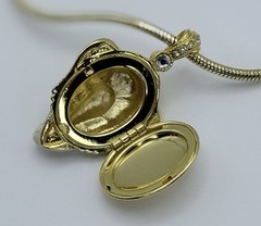Edgar Berebi Elephant Locket Maharaja Pendant Necklace w/ Chain 1997 Vintage COA