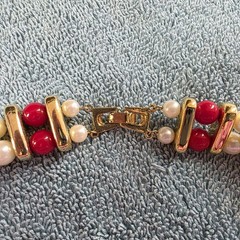 Vintage Red & White Beaded Faux Pearl Gold Tone Choker Necklace, Snap Close 19″